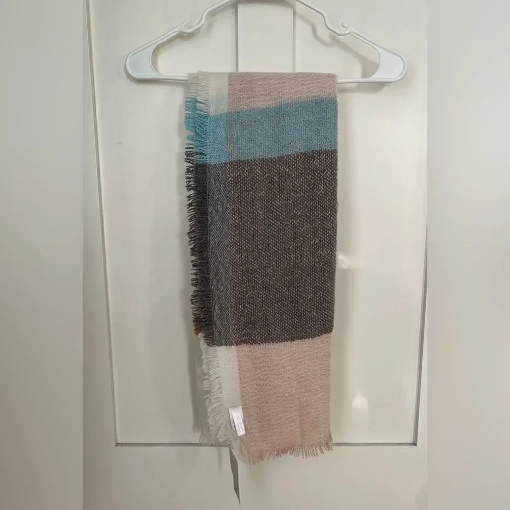 NWT Lauren Conrad Super Soft Scarf Cozy Wrap One Size